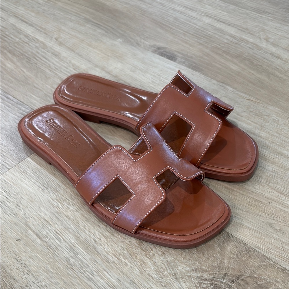 Women’s Slide Sandals in Cognac Brown